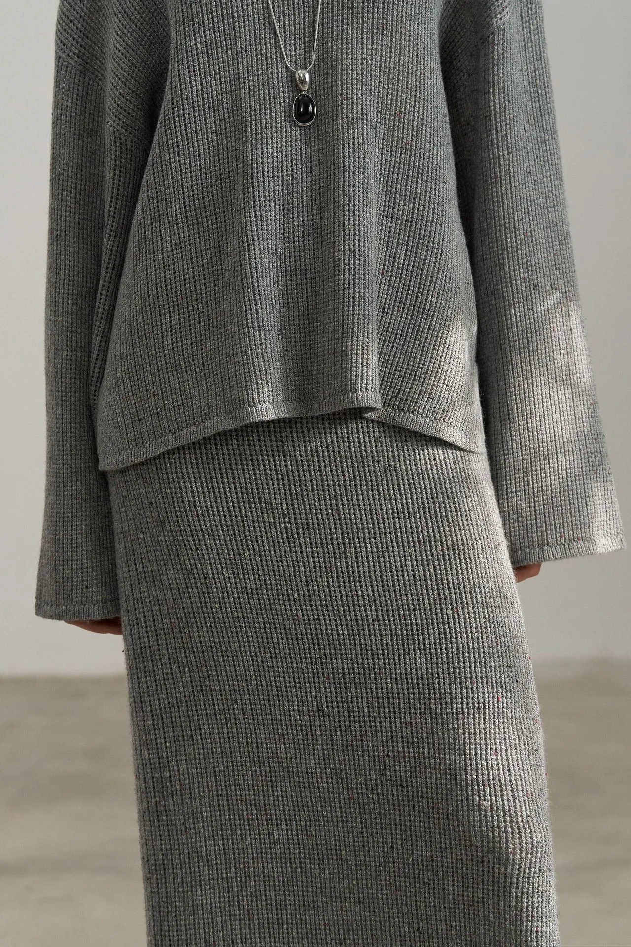 Elegant Knit A-Line Midi Skirt - Slim Fit