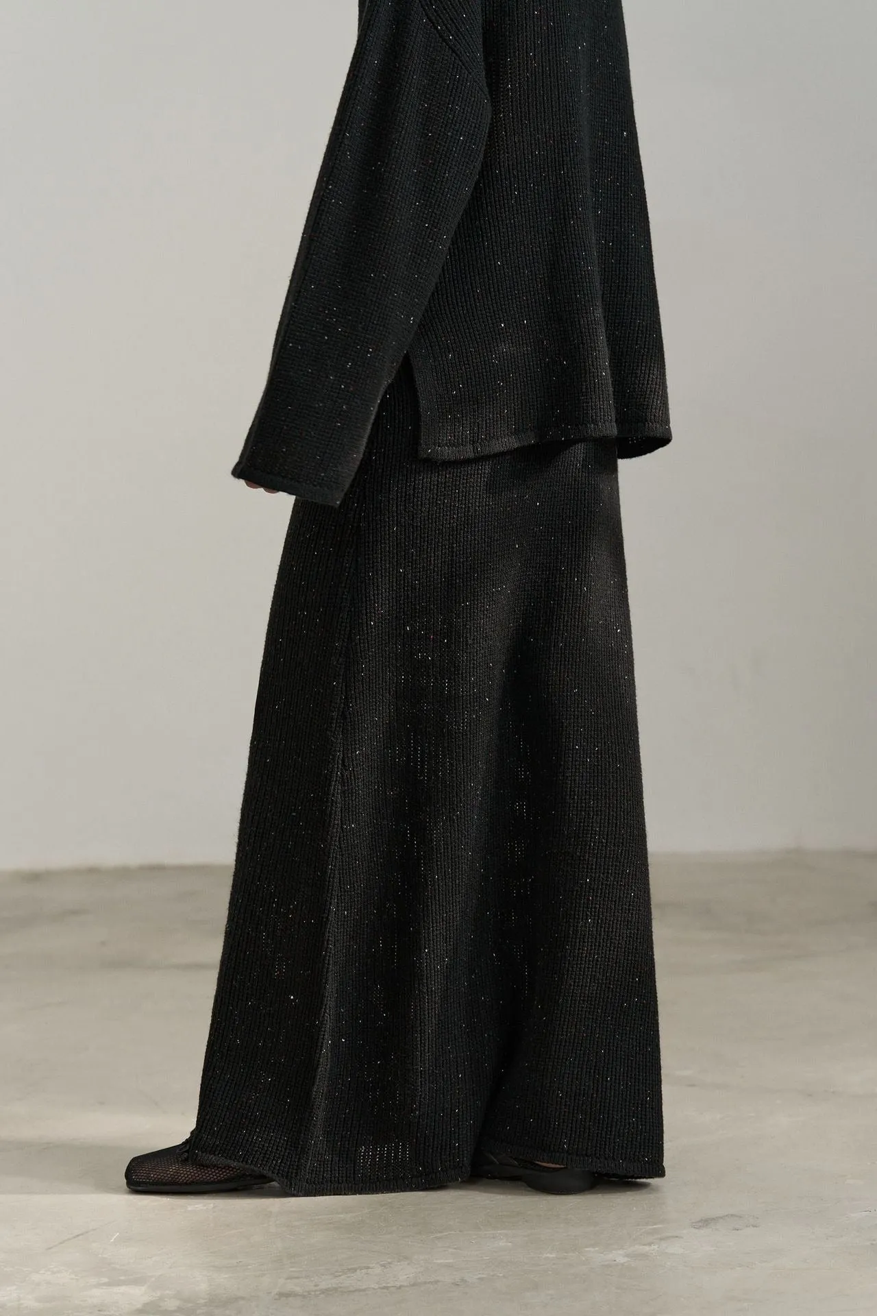 Elegant Knit A-Line Midi Skirt - Slim Fit