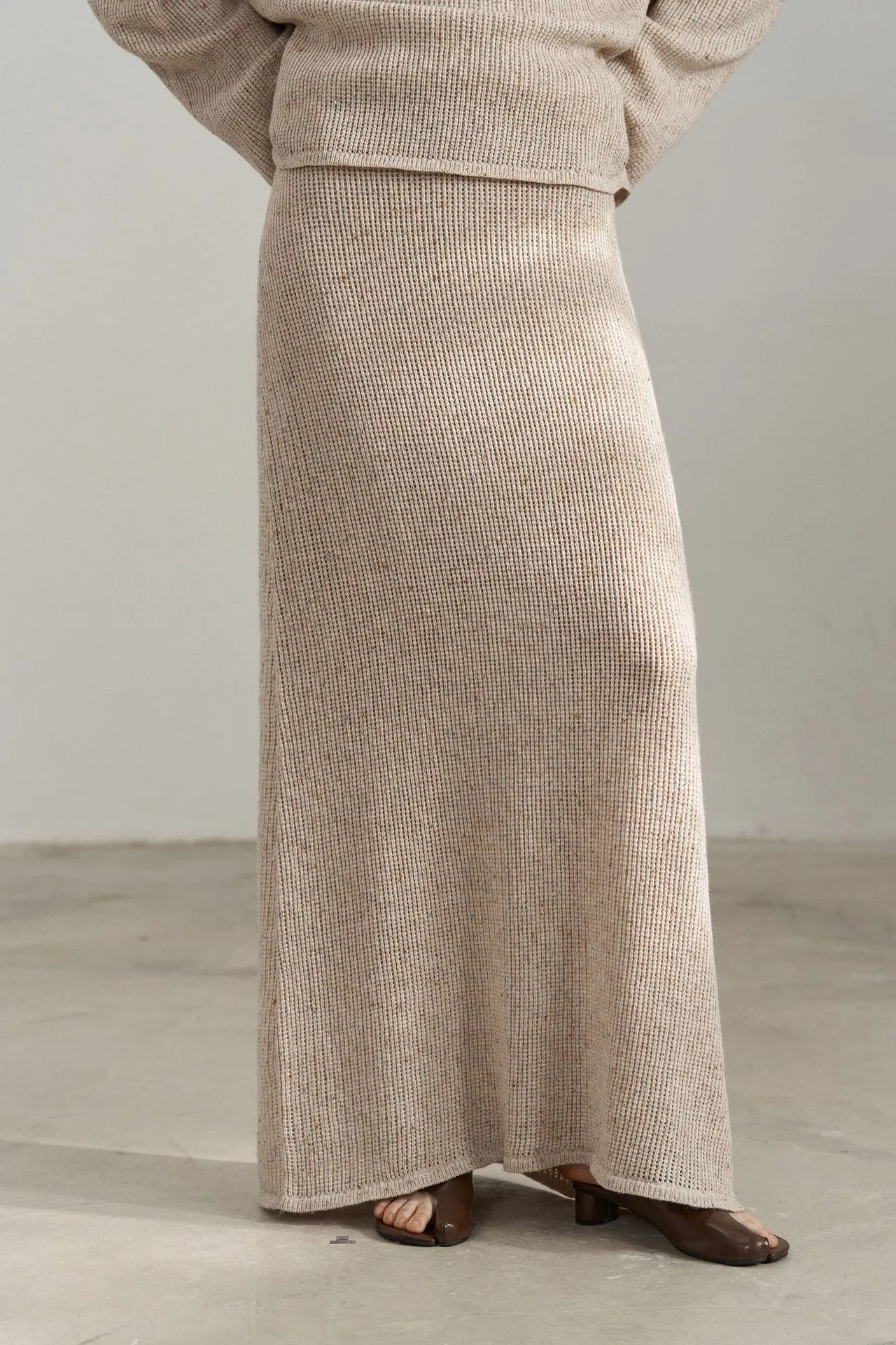 Elegant Knit A-Line Midi Skirt - Slim Fit