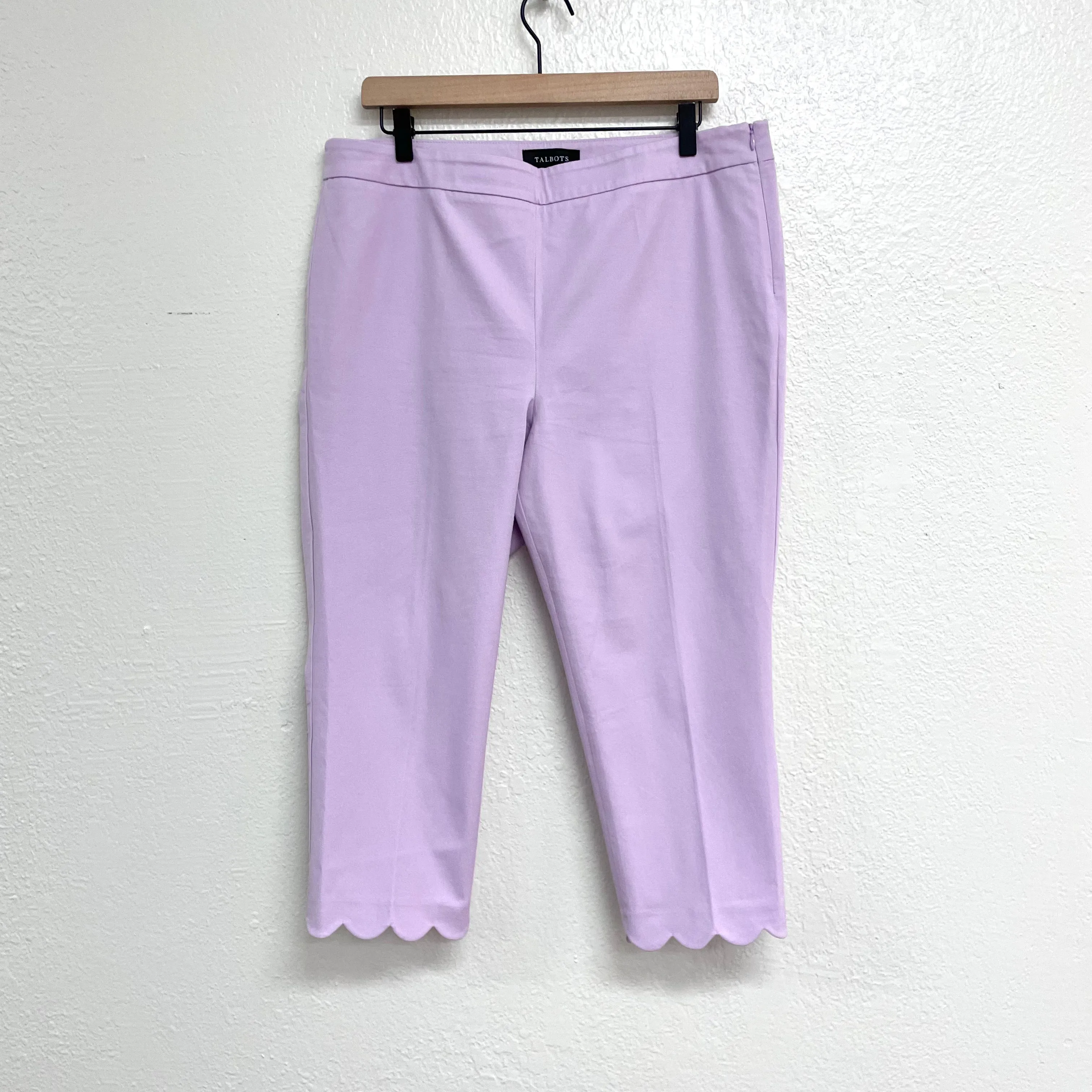 Scalloped Crop Pants